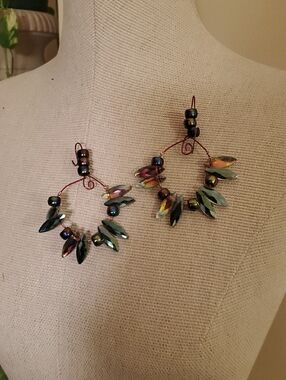 Iridescent Leaf Hoop Earrings - Multicolor